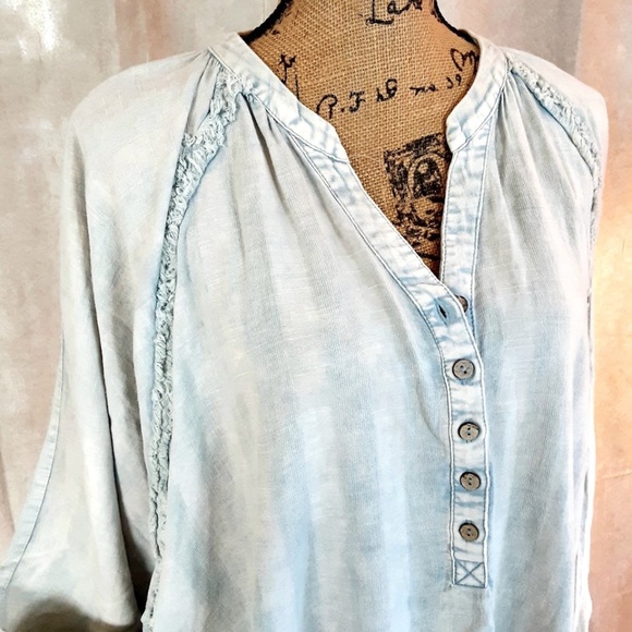 NWT Oli & Hali Oversized Boho Top Dolman Sleeve Acid Wash Denim Blue Raw Hem - Picture 2 of 14